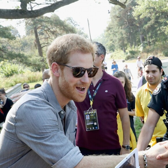 Le prince Harry assiste à la course cycliste des Invictus Games à Toronto au Canada le 27 Septembre 2017.