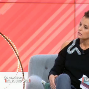 Faustine Bollaert émue dans "Ça commence aujourd'hui" sur France 2, le 28 septembre 2017.