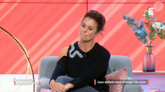 Faustine Bollaert très émue dans "Ça commence aujourd'hui" sur France 2, le 28 septembre 2017.
