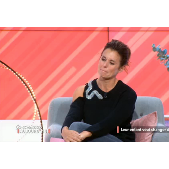Faustine Bollaert très émue dans "Ça commence aujourd'hui" sur France 2, le 28 septembre 2017.