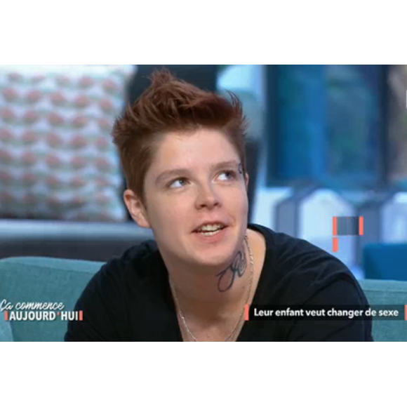 Faustine Bollaert très émue dans "Ça commence aujourd'hui" sur France 2, le 28 septembre 2017.