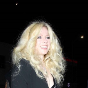Avril Lavigne sort du restaurant TAO à Hollywood, Los Angeles, le 27 septembre 2017.