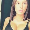 Sarah Lopez (Secret Story 10) a troqué sa chevelure ondulée et claire pour un carré lisse et un brun.
