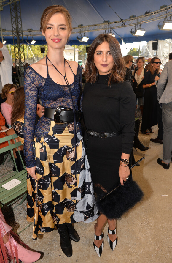 Louise Bourgoin et Géraldine Nakache au défilé de mode printemps-été 2018 "Nina Ricci" à Paris. Le 29 septembre 2017 © CVS-Veeren / Bestimage