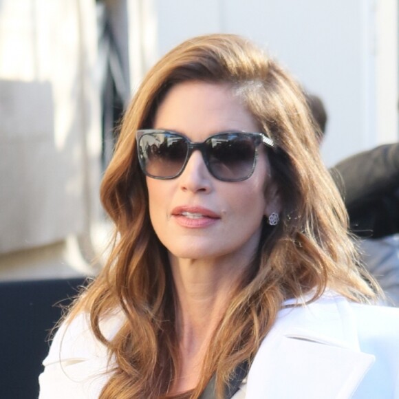 Cindy Crawford - Défilé de mode printemps-été 2018 "Chanel" au Grand Palais à Paris. Le 3 octobre 2017 © CVS-Veeren / Bestimage