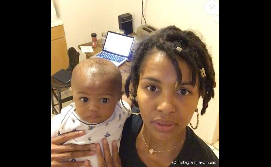 Ayo avec son fils  Jimi-Julius sur Instagram, le 18 septembre 2017. 