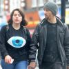 Exclusif - Isabella Cruise, la fille adoptive de Tom Cruise et Nicole Kidman, se promène dans les rues de Croydon avec son mari Max Parker, le 18 septembre 2017