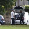 Isabella Cruise et son mari Max Parker emménagent dans leur nouvelle maison à Croydon (banlieue sud de Londres), le 1er octobre 2017.