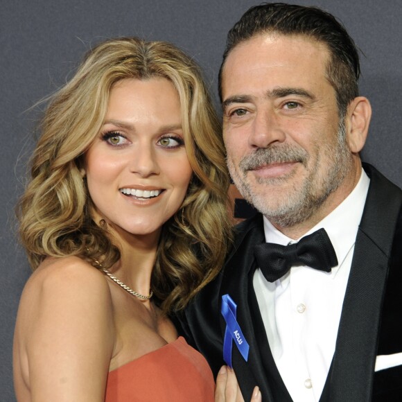 Hilarie Burton et son mari Jeffrey Dean Morgan à la 69ème soirée annuelle des Emmy awards au théâtre Microsoft à Los Angeles, le 17 septembre 2017
