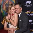 Mark Ruffalo et sa femme Sunrise Coigney à la première de 'Thor: Ragnarok' à Hollywood, le 10 octobre 2017 © Chris Delmas/Bestimage