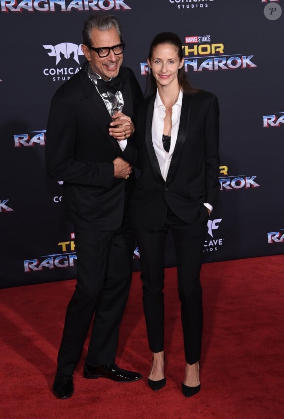 Jeff Goldblum et sa femme Emilie Livingston à la première de 'Thor: Ragnarok' à Hollywood, le 10 octobre 2017 © Chris Delmas/Bestimage