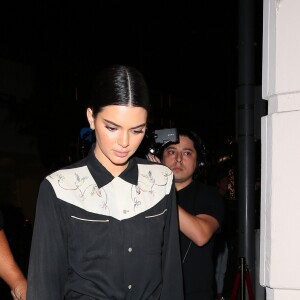 Kendall Jenner quitte la soirée du magasin 'What Goes Around Comes Around' à Beverly Hills, le 11 octobre 2017.