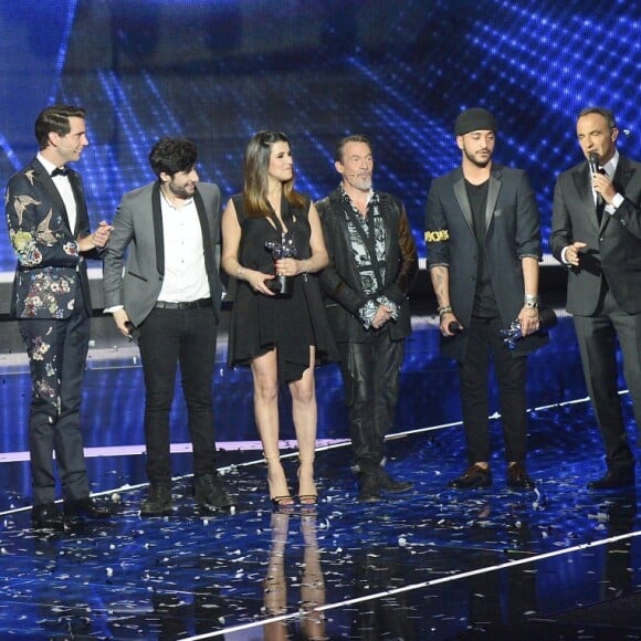 Garou et Antoine, Clément et Zazie, Mika et MB14, Karine Ferri, Florent Pagny et Slimane, Nikos Aliagas - Plateau de la finale de l'émission "The Voice" à Paris. Le 14 mai 2016 © Coadic Guirec / Bestimage