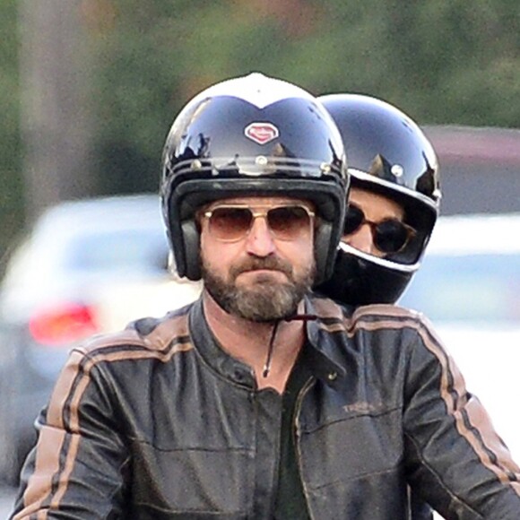 Exclusif - Gerard Butler fait un tour de moto à Los Angeles le 5 juin 2017.