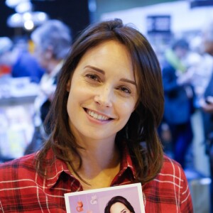 Julia Vignali - Salon du livre à la porte de Versailles à Paris le 22 mars 2015.