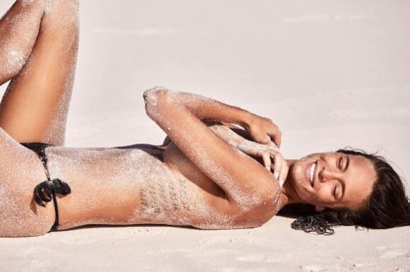 Jade Lagardère pose topless sur Instagram, le 8 septembre 2017.