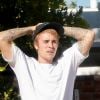 Exclusif - Justin Bieber se promène torse nu dans les rues de Los Angeles le 29 septembre 2017.