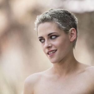 Kristen Stewart lors du photocall au défilé de mode Haute-Couture automne-hiver 2017/2018 "Chanel" au Grand Palais à Paris, le 4 juillet 2017 © Olivier Borde/Bestimage