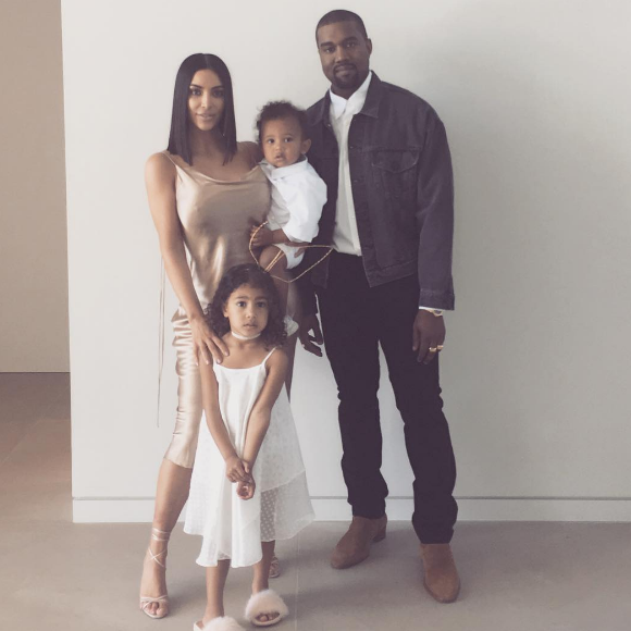 Kim Kardashian, et Kanye West et leurs enfants North et Saint fêtent Pâques. Avril 2017.