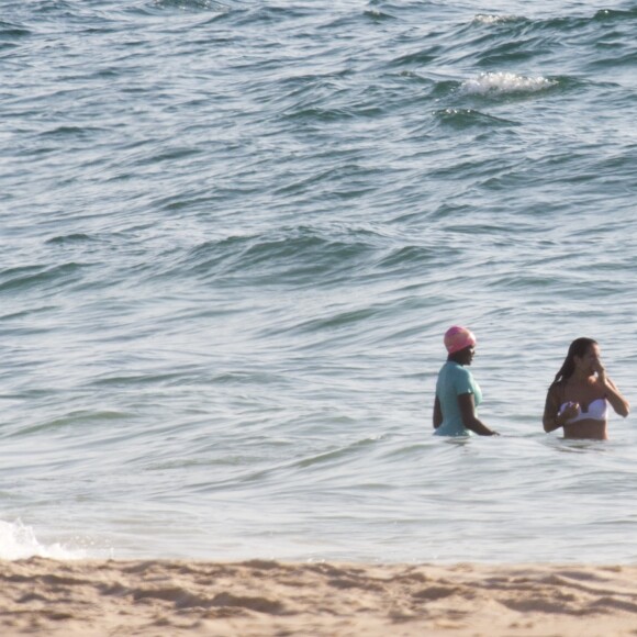 Exclusif - Madonna fait une balade à cheval sur la plage de Comporta avec son fils David, le 8 octobre 2017.