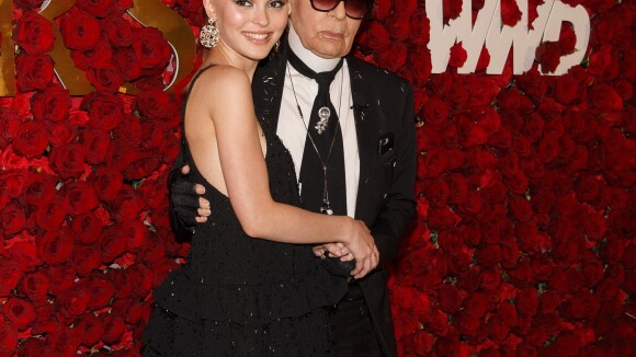 Lily-Rose Depp : La muse de Karl Lagerfeld, craquante en petite robe noire