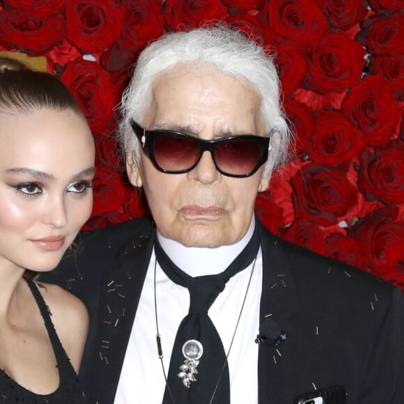 Lily-Rose Depp et Karl Lagerfeld - 2e édition des WWD Honors par Women's Wear Daily à l'hôtel Pierre. New York, le 24 octobre 2017.