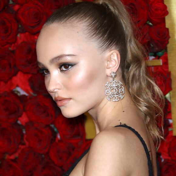 Lily-Rose Depp - 2e édition des WWD Honors par Women's Wear Daily à l'hôtel Pierre. New York, le 24 octobre 2017.