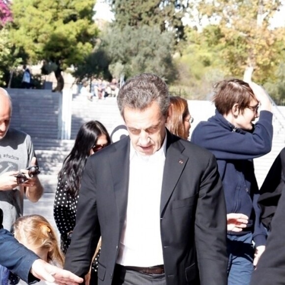 Nicolas Sarkozy, sa femme Carla Bruni et leur fille Giulia arrivent au musée de l'Acropole à Athènes. Le 24 octobre 2017  Nicolas Sarkozy and wife Carla Bruni get a warm welcome as they visit the Akropolis Museum with their daughter Giulia during their visit to Greece.24/10/2017 - Athènes
