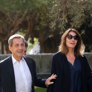 Nicolas Sarkozy, sa femme Carla Bruni et leur fille Giulia arrivent au musée de l'Acropole à Athènes. Le 24 octobre 2017  Nicolas Sarkozy and wife Carla Bruni get a warm welcome as they visit the Akropolis Museum with their daughter Giulia during their visit to Greece.24/10/2017 - Athènes