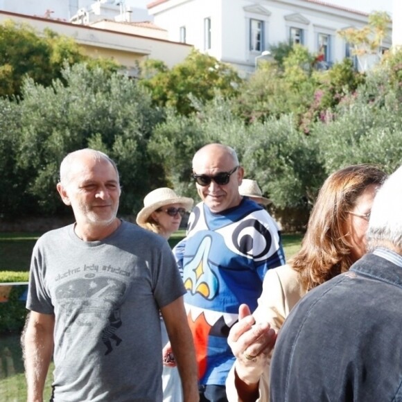 Nicolas Sarkozy, sa femme Carla Bruni et leur fille Giulia arrivent au musée de l'Acropole à Athènes. Le 24 octobre 2017  Nicolas Sarkozy and wife Carla Bruni get a warm welcome as they visit the Akropolis Museum with their daughter Giulia during their visit to Greece.24/10/2017 - Athènes