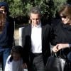 Nicolas Sarkozy, sa femme Carla Bruni et leur fille Giulia à la sortie ont visité le musée de l'Acropole à Athènes. Le 24 octobre 2017 © Aristidis Vafeiadakis / Zuma Press / Bestimage  October 24, 2017 - Athens, Greece - Former French President NICOLAS SARKOZY with his wife CARLA BRUNI visit Acropolis museum. The former french president with his wife Carla Bruni arrive in Athens for her world music tour, giving two performances at the iconic Pallas Theatre in Syntagma. ''French Touch'' is the title of Bruni's new album (to be released in October) and contains a collection of adaptations of well-known songs in English produced by the legendary producer, composer and musician David Foster24/10/2017 - Athens