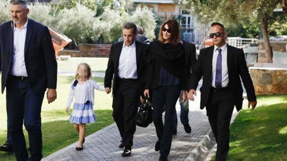 Carla Bruni en Grèce : Visite touristique avec Giulia et Nicolas Sarkozy