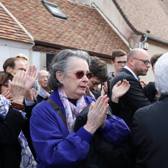 Dominique Lavanant et Jacques Jenvrin, le compagnon de Danielle Darrieux - Obsèques de Danielle Darrieux en l'église Saint-Jean Baptiste de Bois-le-Roi (Eure) le 25 octobre 2017.