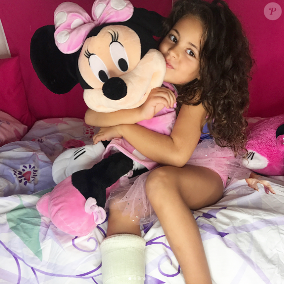 Maëlla, la fille d'Emilie Nef Naf s'est blessée. Octobre 2017.