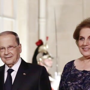 Le président du Liban Michel Aoun et sa femme Nadia Aoun, Emmanuel Macron et sa femme Brigitte Macron (Trogneux)  - Dîner d'Etat au Palais de l'Elysée en l'honneur de M. Aoun (Président de la République Libanaise) à Paris, le 25 septembre 2017. © Stéphane Lemouton/Bestimage