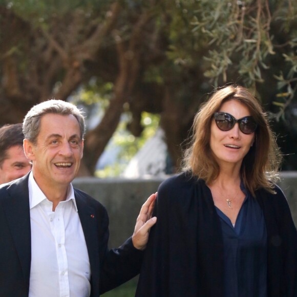 Nicolas Sarkozy, sa femme Carla Bruni et leur fille Giulia arrivent au musée de l'Acropole à Athènes. Le 24 octobre 2017.