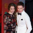 Eddie Redmayne et sa femme Hannah Bagshawe - Arrivée des people à la cérémonie des British Academy Film Awards (BAFTA) au Royal Albert Hall à Londres, le 12 février 2017.