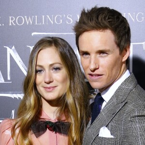 Eddie Redmayne (habillé en Polo Ralph Lauren) et sa femme Hannah Bagshawe lors de la première du film "Fantastic Beasts and Where to Find Them" à la salle de spectacles Alice Tully Hall au Lincoln Center à New York City, New York, Etats-Unis, le 10 novembre 2016. © Charles Guerin/Bestimage