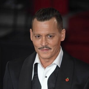 Johnny Depp à la première de "Murder On The Orient Express" au Royal Albert Hall à Londres, le 2 novembre 2017.