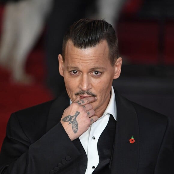 Johnny Depp à la première de "Murder On The Orient Express" au Royal Albert Hall à Londres, le 2 novembre 2017.