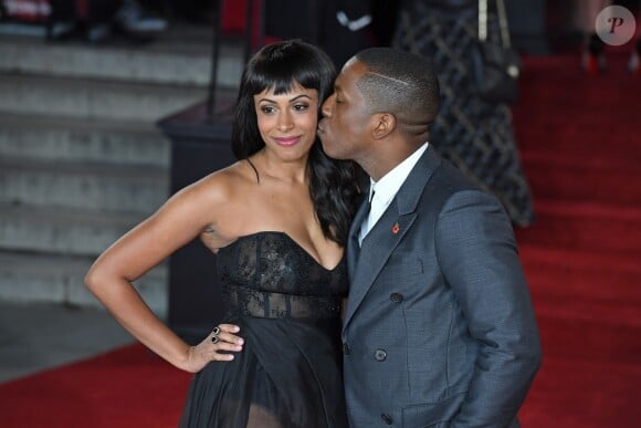 Leslie Odom Jr et sa femme Nicolette Robinson à la première de "Murder On The Orient Express" au Royal Albert Hall à Londres, le 2 novembre 2017.