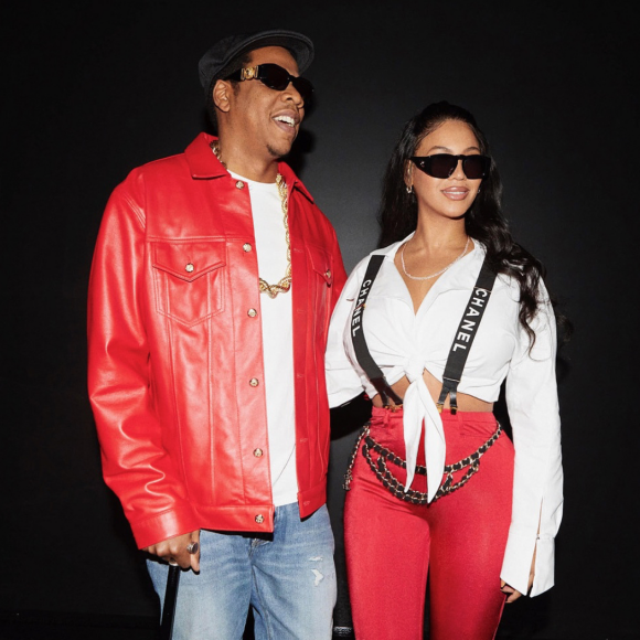 JAY-Z et Beyoncé déguisés en The Notorious B.I.G et Lil' Kim pour Halloween. Novembre 2017.