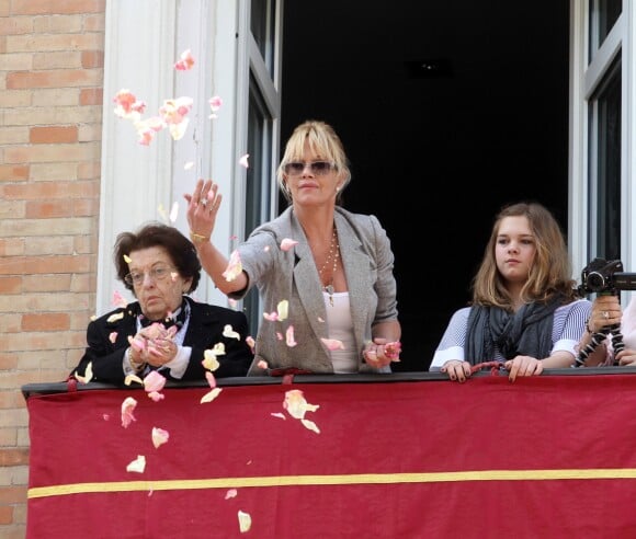 Ana Bandera Gallego, Mélanie Griffith et sa fille Stella à Malaga en mars 2010.