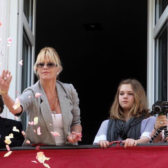 Ana Bandera Gallego, Mélanie Griffith et sa fille Stella à Malaga en mars 2010.