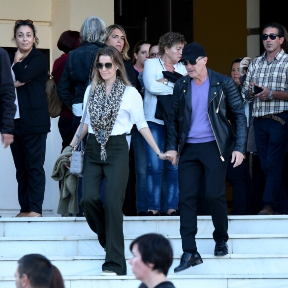 Antonio Banderas et sa compagne Nicole Kimpel - La famille et les amis d'A. Banderas arrivent au funérarium de Malaga suite au décès de sa mère Ana Banderas Galledo, le 4 novembre 2017. Arrivals at the Tanatorio of Malaga for the death of Ana Banderas. Malaga, 04/11/201704/11/2017 - Malaga