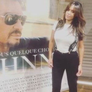 Amel Bent à la conférence de presse "On a tous quelque chose de Johnny", le 6 novembre à Paris.