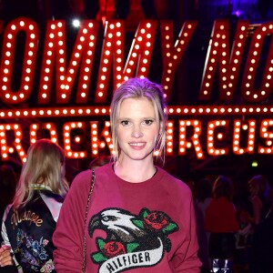 Lara Stone during the Tommy Hilfiger Front row during London Fashion Week SS18 held at Roundhouse, Chalk Farm Rd, London. Picture Date: Tuesday 19 September. Photo credit should read: Ian West/PA Wire ... Tommy Hilfiger Front Row - London Fashion Week SS18 ... 19-09-2017 ... London ... UK ... Photo credit should read: Ian West/PA Wire. Unique Reference No. 32905922 ...19/09/2017 - 