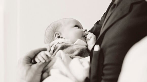 Prince Gabriel, 2 mois : Bébé malicieux à l'approche de son baptême...