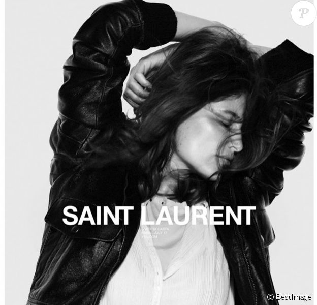 Laetitia Casta figure sur la campagne printemps 2018 de Saint Laurent. Photo par David Sims.