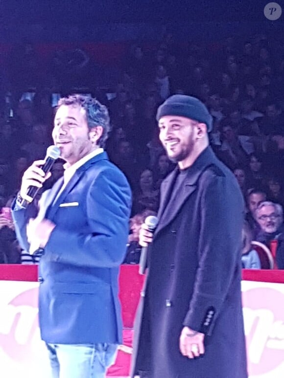 Exclusif - Bernard Montiel et Slimane lors du concert privé MFM Radio Live sous le chapiteau du Cirque Medrano à Lyon le 9 novembre 2017.